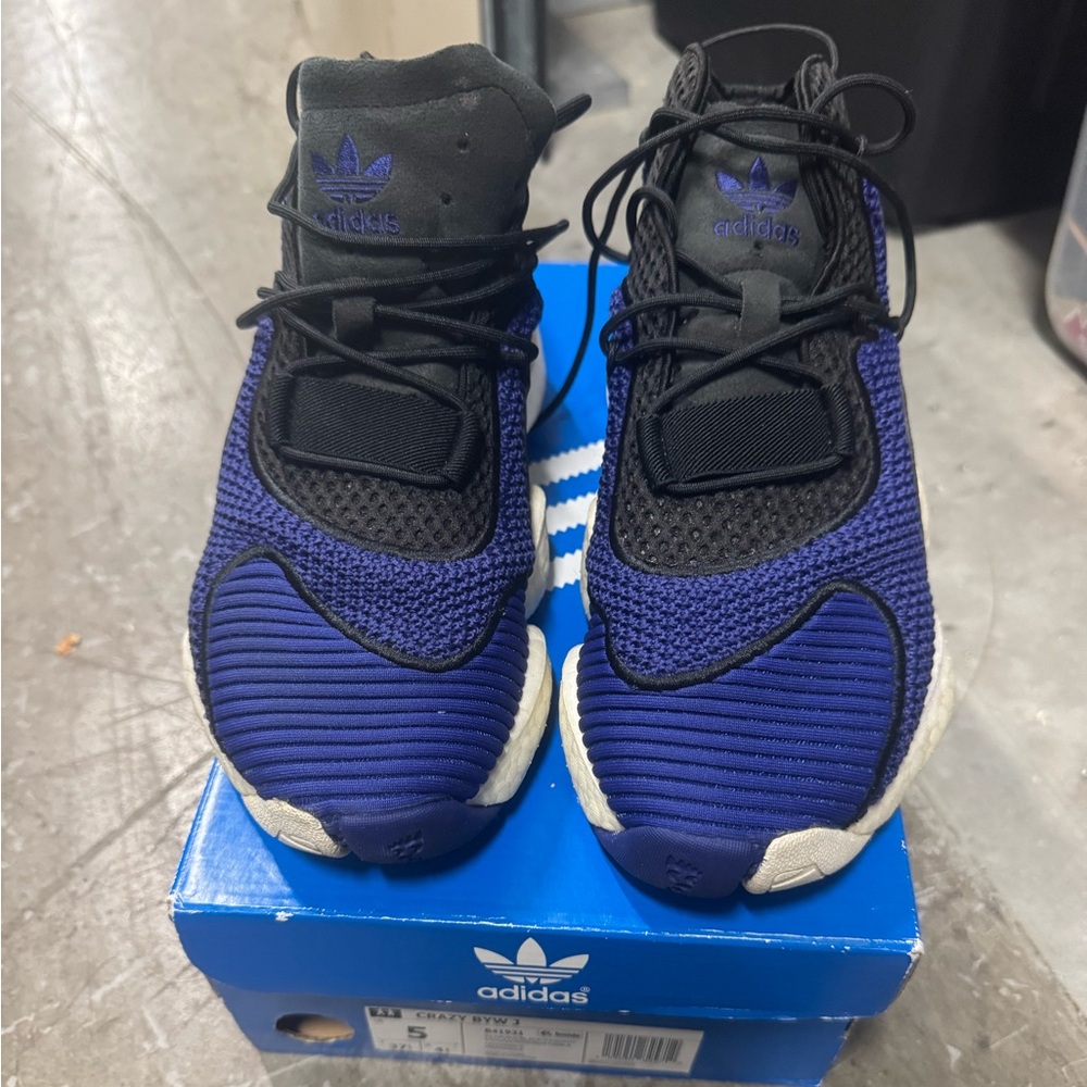 ADIDAS ORIGINALS CRAZY BYW BOOST Kids Size 5